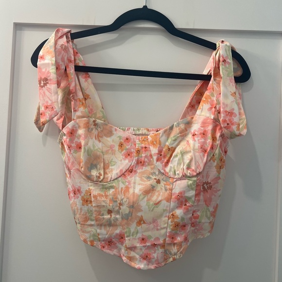 SHEIN floral top with tie shoulder details - Picture 1 of 4